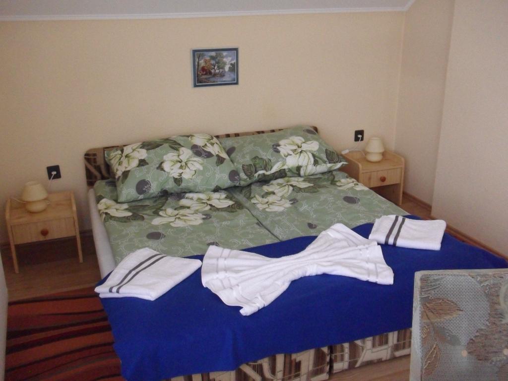Friends Villa Apartments Hévíz Cameră foto